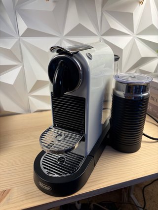 Cafetera DeLonghi Nespresso Citiz EN267