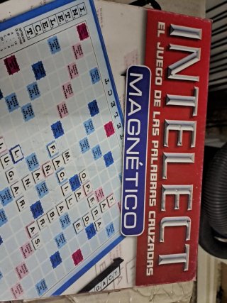 Juego de Mesa Intelect Magnético