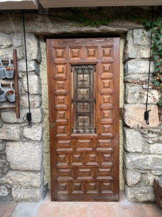 Puerta de Madera de Pino para Exterior