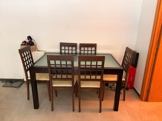 Mesa de comedor con 6 sillas