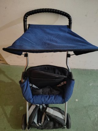 Silla Portabebes de montaña plegable. Poco uso.