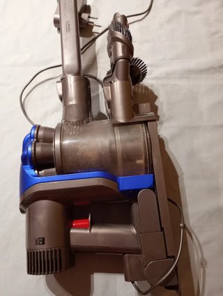 Dyson DC45 per pezzi di ricambio (non funziona)
