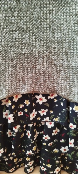 Vestido de punto con volantes