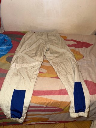 Chándal Nike Beige y Blanco