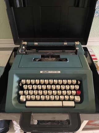 Máquina de escribir Olivetti Studio 46