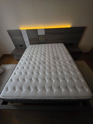 Cama de Matrimonio 190x150 con Cabecero