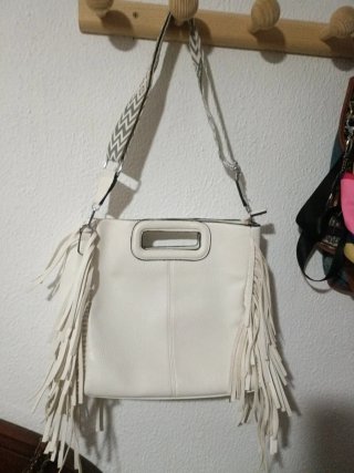 Bolso blanco con flecos