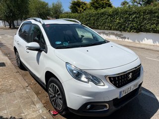 Peugeot 2008 SUV 4x4 con acabado Active Pure Tech