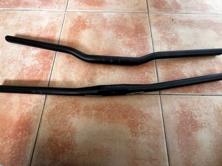 Manillares de bicicleta negros 720cm