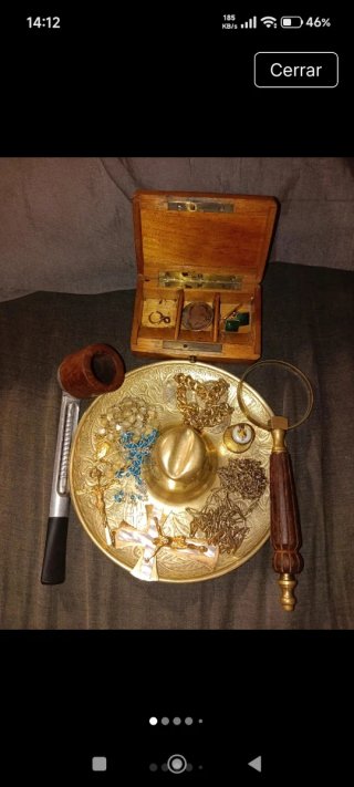 Lote Antigüedades: Caja, Joyas, Lupa