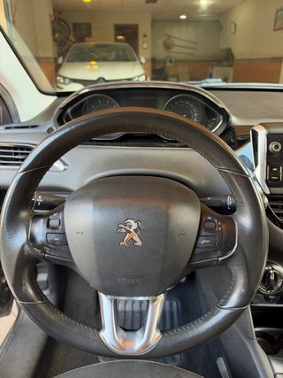 Peugeot 208 2015
