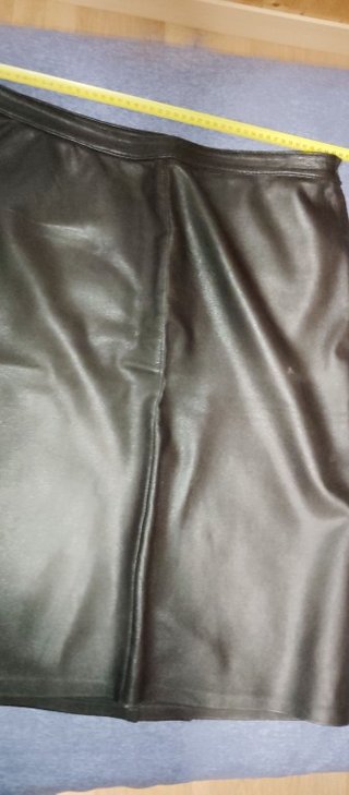 Falda de Piel Negra Piel Puchasen Talla 54