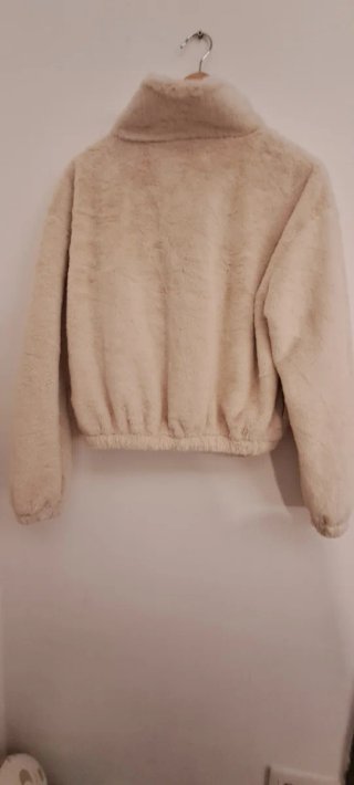 Chaqueta de pelo sintético beige