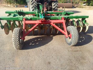 Grada de discos agrícola