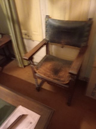Sillón Frailero de Madera y Cuero