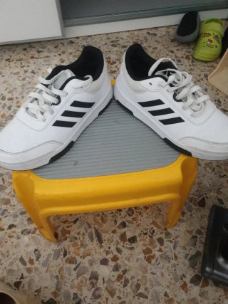 Zapatillas Adidas Blancas y Negras