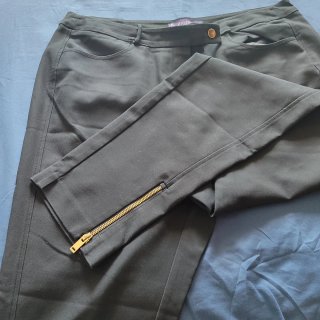 Pantalón Violeta by Mango Negro