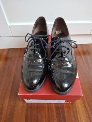 Zapatos Wonders Charol Tachuelas T.39