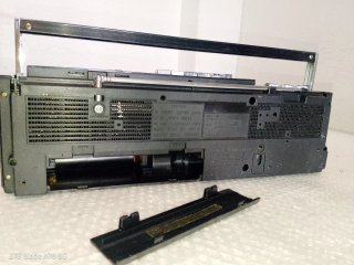 Radio Nacional Panasonic RX-F2F.  Año 1985.