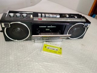 Radio Nacional Panasonic RX-F2F.  Año 1985.