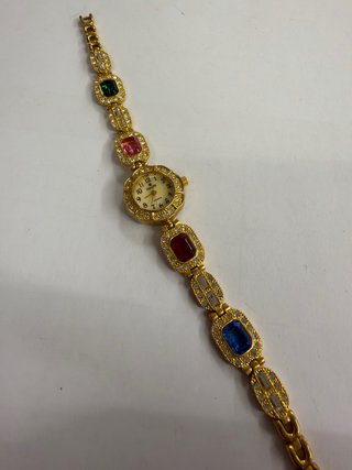 Reloj Brazalete Newstar Dorado Multicolor