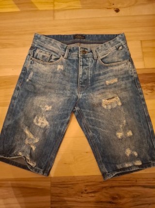 Bermuda vaquera Bershka desgastada