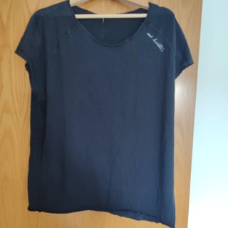Camiseta deportiva negra manga corta
