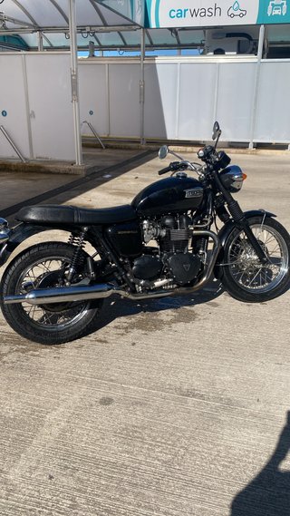 Triumph Bonneville 900 Negra limitada para el A2