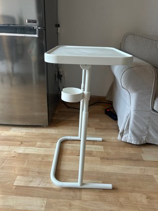 Mesa auxiliar portátil IKEA BJÖRKÅSEN blanca
