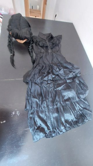 Se vende Disfraz de Miércoles (Merlina) Negro.
