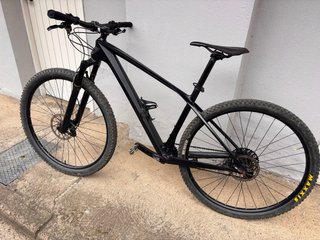 Bicicleta BTT Negra
