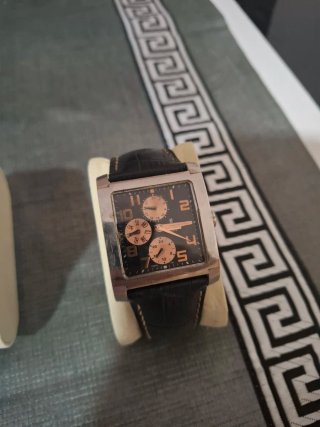 Reloj Festina Negro y Dorado