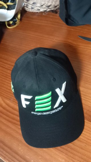 Gorra Fox Pro Circuit Negra y Verde