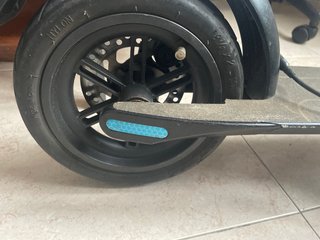 Patinete Eléctrico Cecotec Bongo con cargador