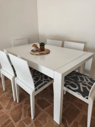 Mesa comedor extensible más sillas