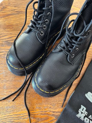 Botas Dr. Martens Negras Plataforma