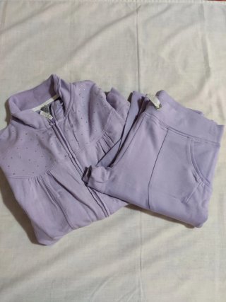 Chándal niña morado con pedrería