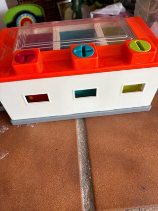 JUGUETE DE COCHE Y CERRADURAS MONTESSORI NUEVO
