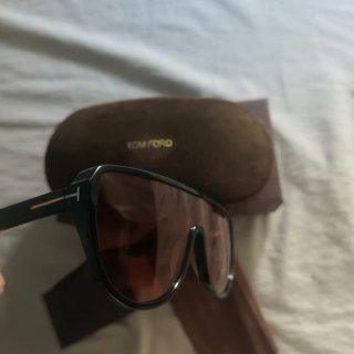 Gafas de sol Tom Ford negras y marrones