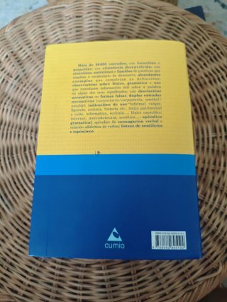 Dicionario de secundaria e bacharelato Cumio da...