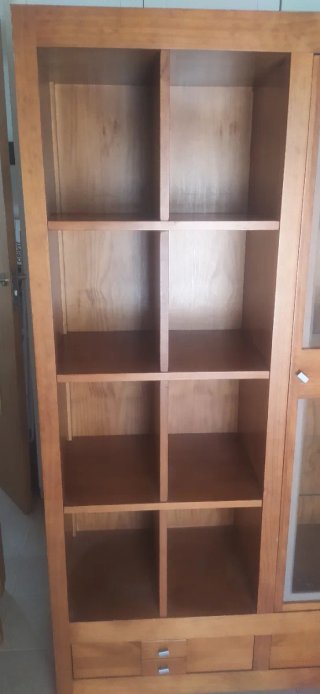Mueble Colonial de Madera con Vitrina