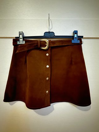 Minigonna marrone in pelle scamosciata