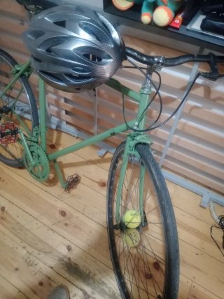 Bicicleta de carretera verde