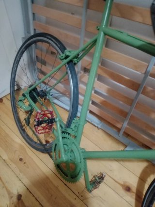 Bicicleta de carretera verde