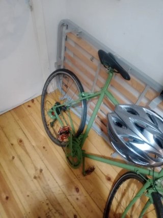 Bicicleta de carretera verde