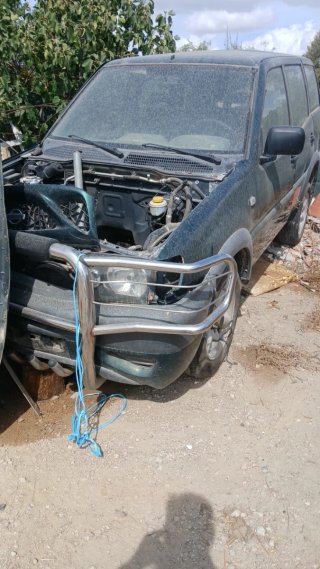 Nissan Terrano II 2001