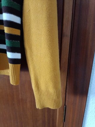 Jersey rayas multicolor cuello pico