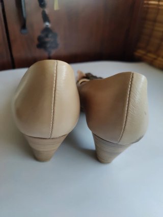 Zapatos Hispanitas Beige