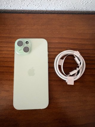 iPhone 15 Reacondicionado 128GB Verde y libre