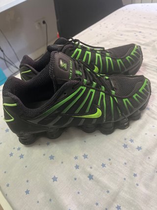 Nike Shox Negras y Verdes Talla 44
